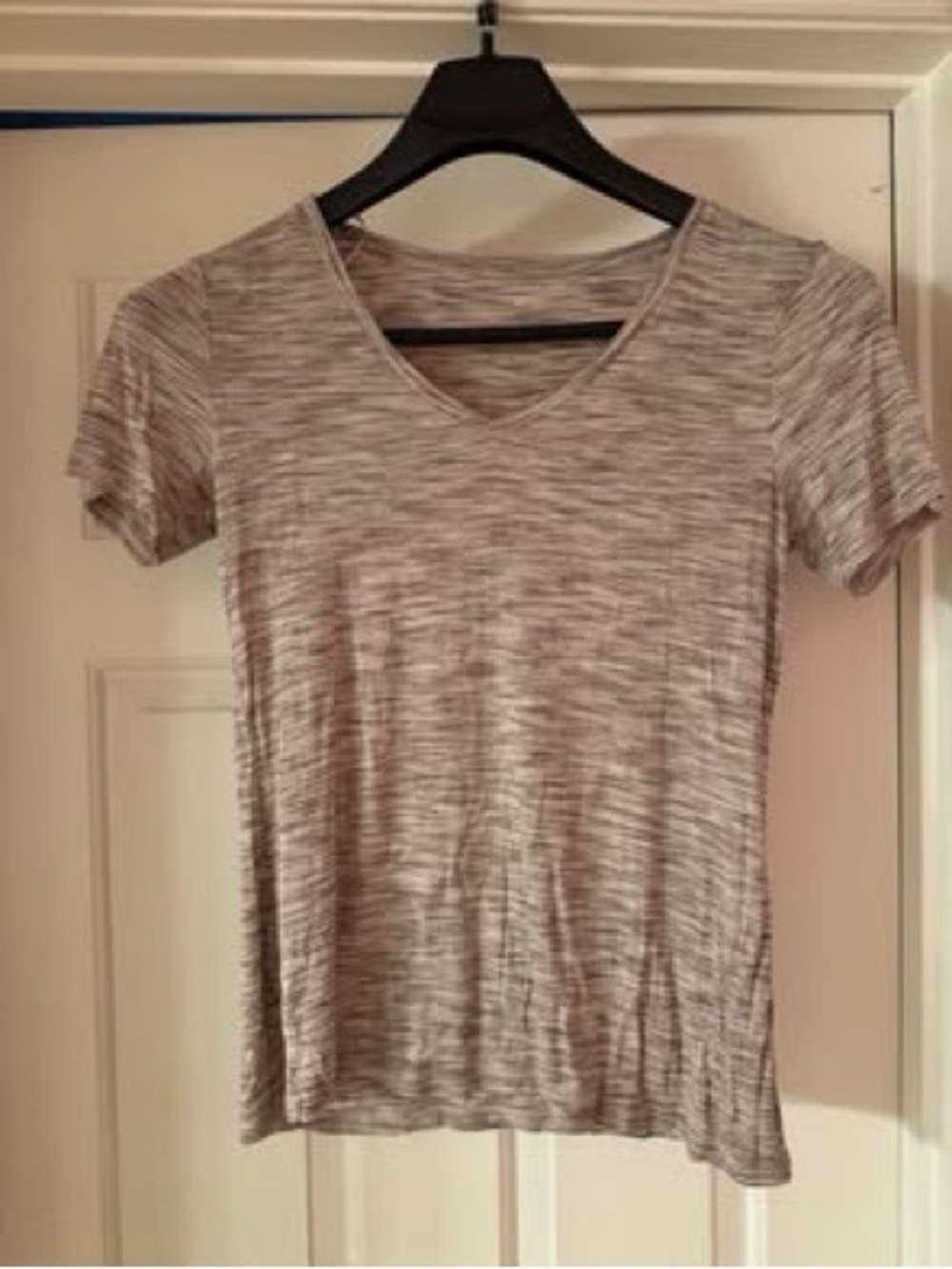 Apt. 9 Heathered Light Gray V-Neck Short Sleeve Tee